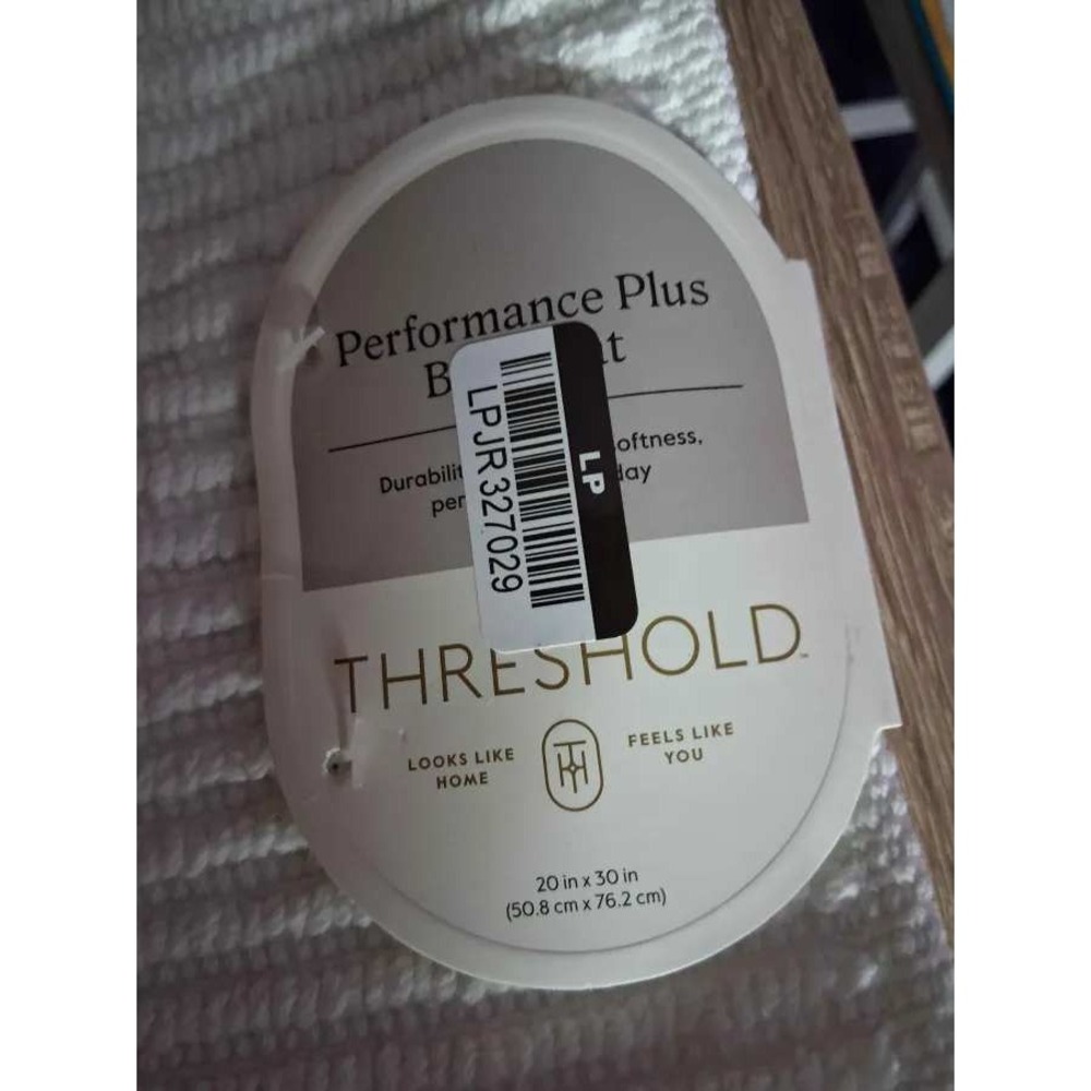 Threshold Performance Plus Ribbed White Bath Mat Rug 20x30 New - Picture 3 of 3
